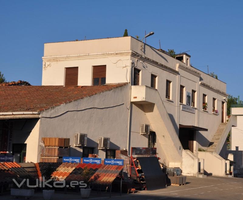 Fachada almacn de materiales de construccin Criado Hermanos