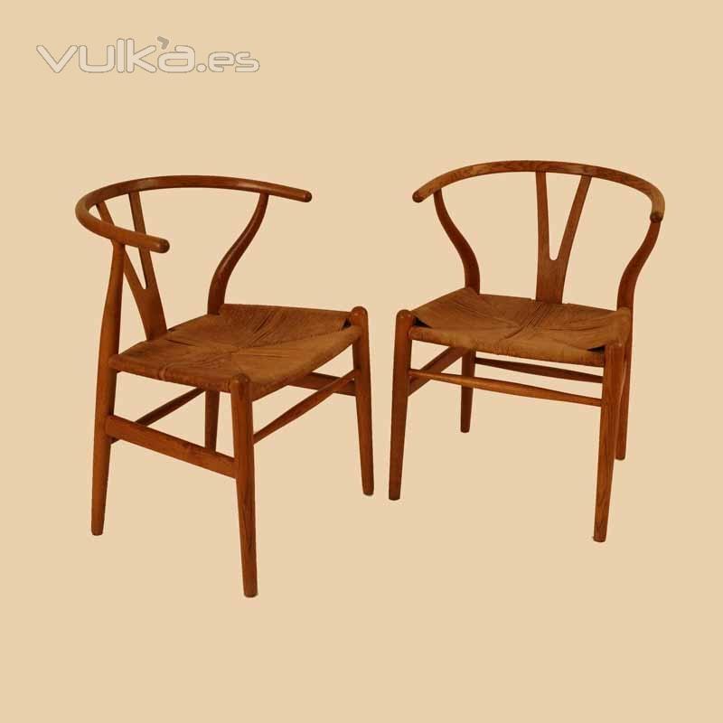 Pareja sillas CH24 Wishbone. Diseador: Hans J. Wegner. Edicin: Carl Hansen 1950