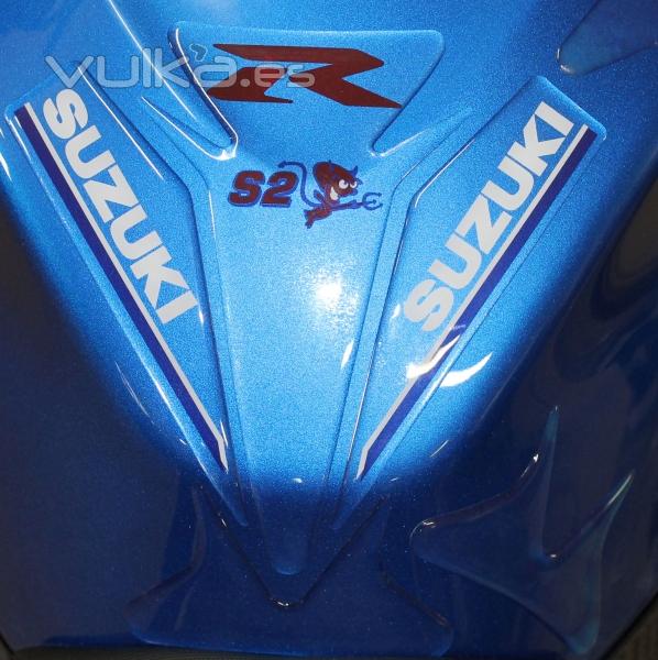 adhesivo gota de resina Suzuki