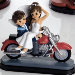 Figura novios en moto