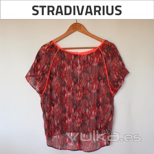 Blusa seminueva stradivarius de segunda mano