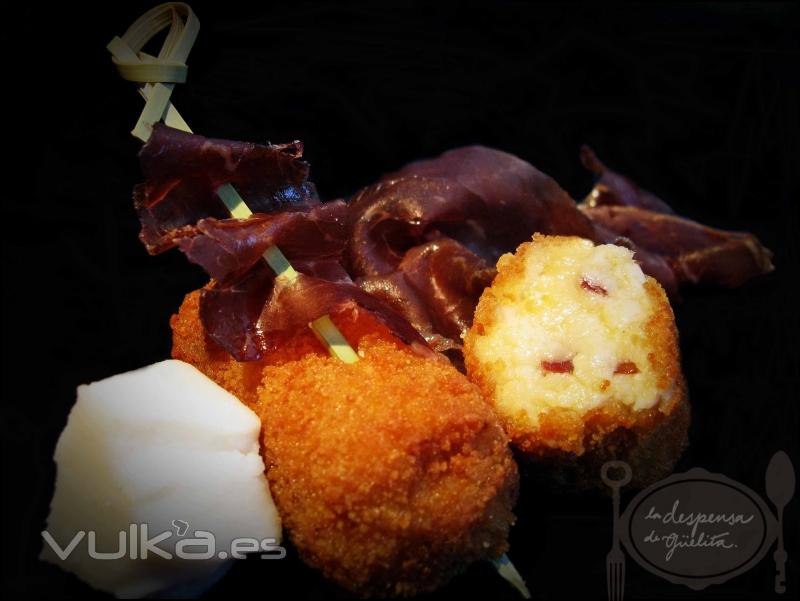 Croquetas artesanas Cecina de Len I.G.P. y queso rulo de cabra