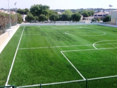 campo de fútbol con césped ultima generación de 55mm