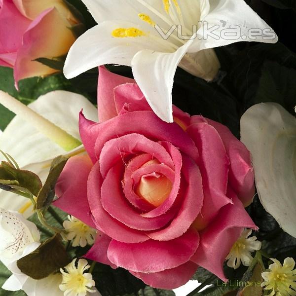 Todos los Santos. Ramo artificial flores anthuriums blancos con rosas 60 1 - La Llimona home