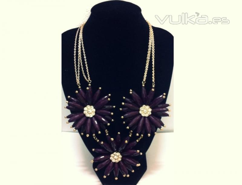 Collar flores morada