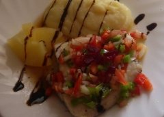 Pescadilla con Piña y Chimichurri