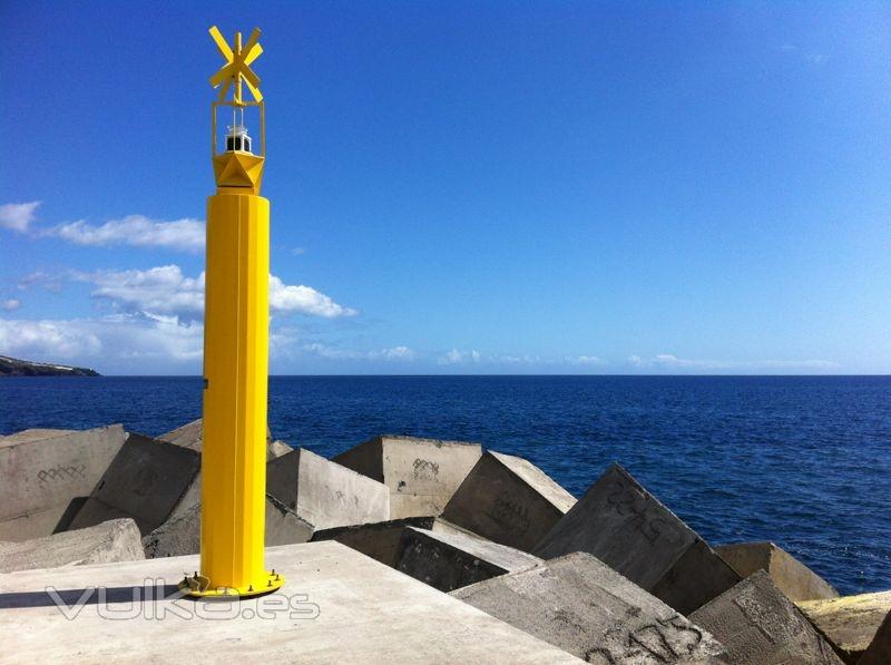 Dos balizas para el puerto de Santa Cruz de la Palma (Islas Canarias).