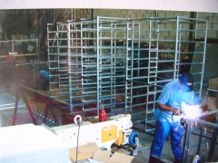 Trabajando en taller, siguiendo los estándares de la ISO 9001 y 14001