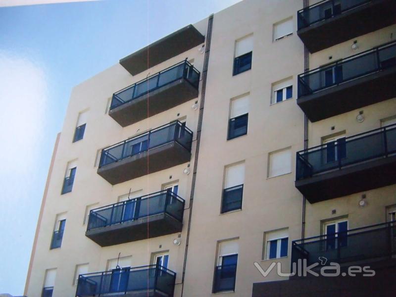 Balcones y ventanas en edificios Mairena del Aljarafe