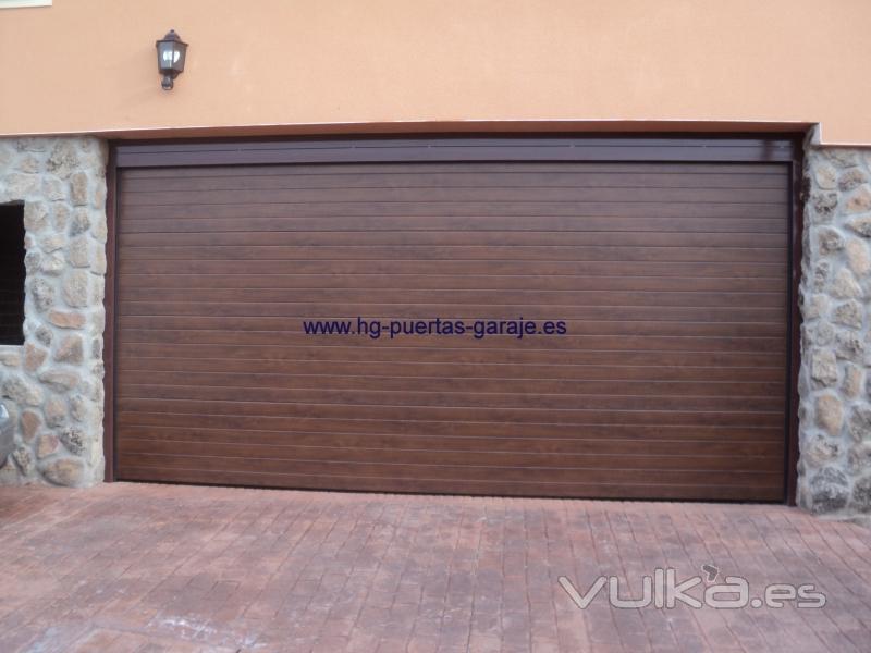 puerta seccional imitacion madera