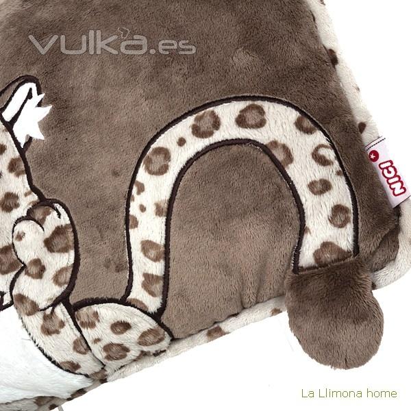 Nici peluches y complementos. Nici leopardo boy cojn rectangular 1 - La Llimona home