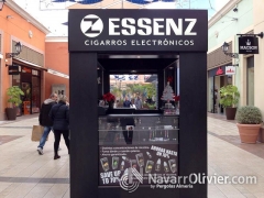 Vista lateral de modulo de madera para venta de cigarrillos electronicos wwwnavarroliviercom
