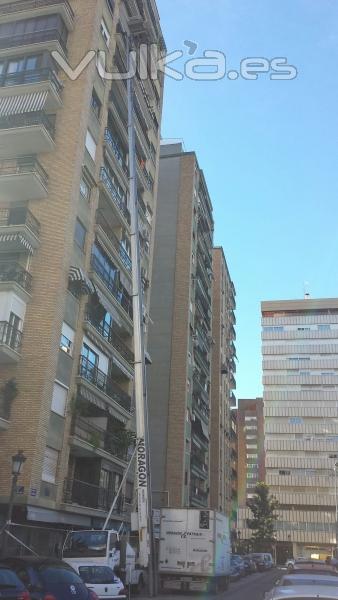 PLATAFORMA ELEVADORA MONTAMUEBLES EN VALENCIA HASTA EL PISO 11