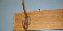 Perchero de madera reciclada (diseno propio)