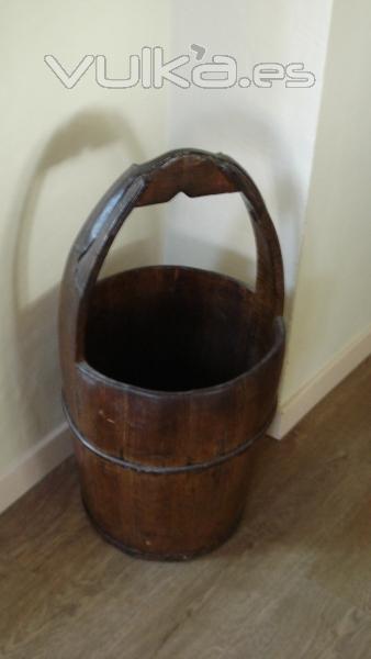 ANTIGUO CESTO DE MADERA