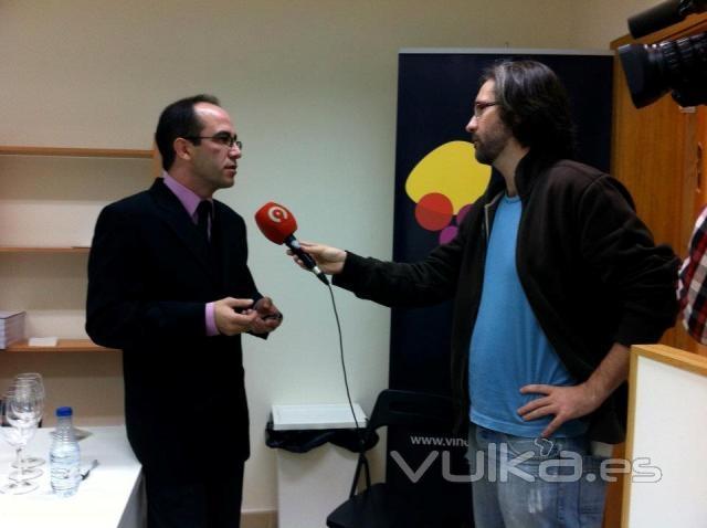 entrevista de canal9 en la sede de la DO Alicante