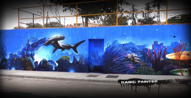 Mural con graffiti en piscina municipal de Botarell (Tarragona)