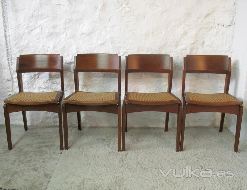 Babia bazar vintage :: Conjunto de sillas de comedor Biok aos 60 :: www.babia.info