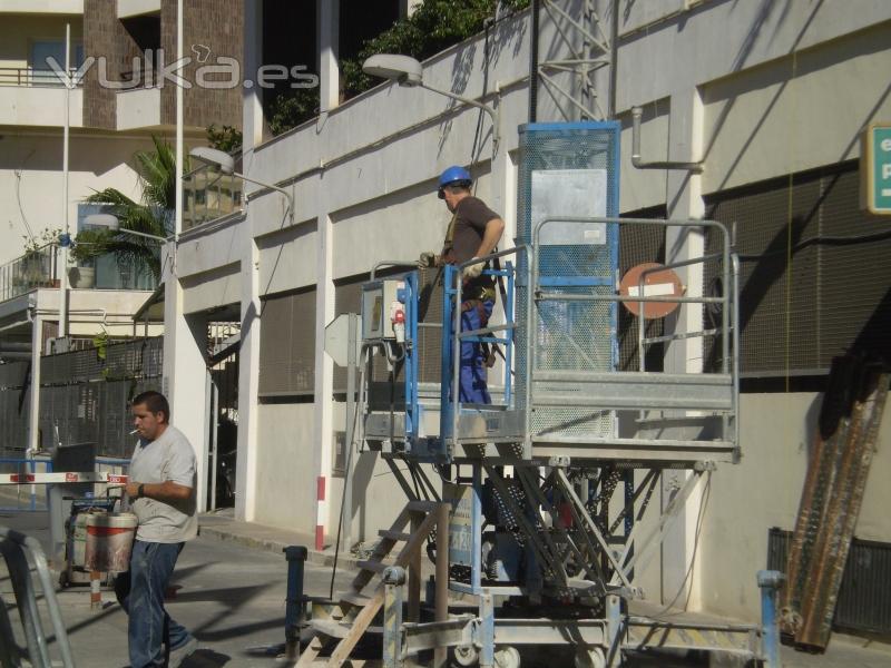 MONTAJE PLATAFORMA ELEVADORA PEC-120 EN EL HOTEL MELIA (ALICANTE)