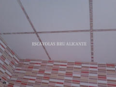 Techo desmontable de escayola con perfileria de espejo en alicante