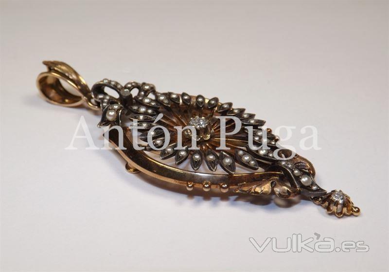 Pendentif Napolen III. Oro y brillantes.