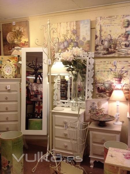 muebles vintage antiguos blancos