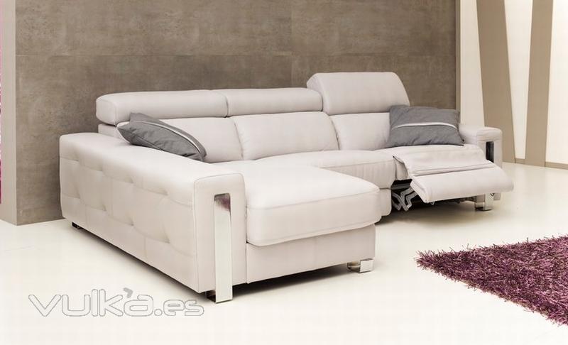 Sofa modelo Dubai de Pedro Ortiz