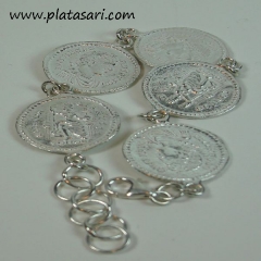 Pulsera de plata monedas romanas.