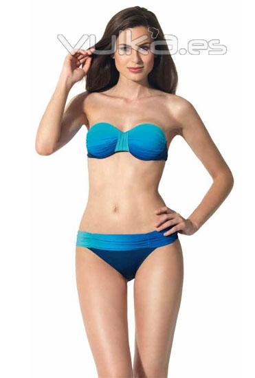 Bikini bandeau azul de Dolores Cortes. Ven a visitarnos, la coleccion mas completa de Zaragoza Emi