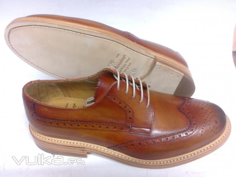 BLUCHER CON PALA VEGA Y PICADO MARÍA EN COLOR CUERO DIFUMINADO CON VIRA SKY COLOR NATURAL DE CORDWAI