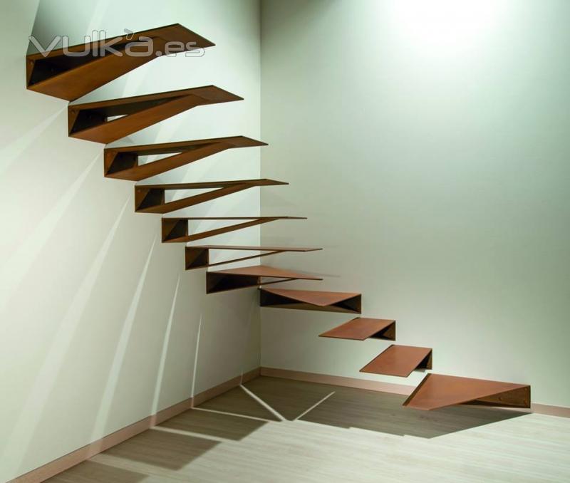 Escalera de acero corten, de Marretti