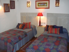 Habitacion de chicos con cojines de cler-inlove ,