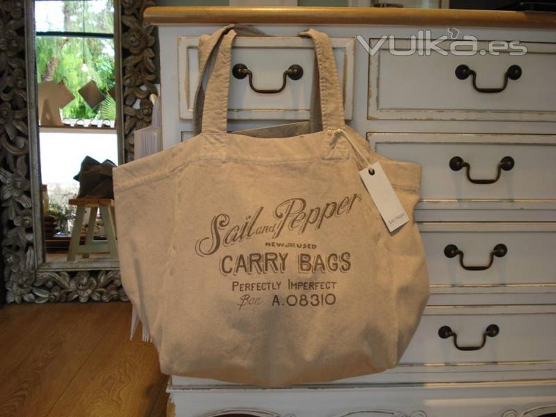 BOLSOS TIPO SACO DE LONETA RÚSTICA DE SAIL AND PEPPER EN ZAP ZAP