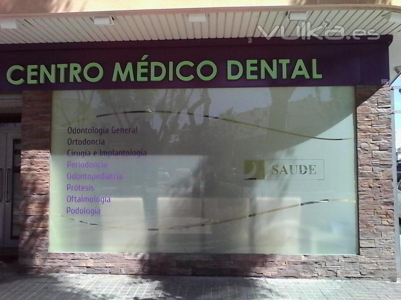 Saude. Centro mdico dental. Detalle de fachada
