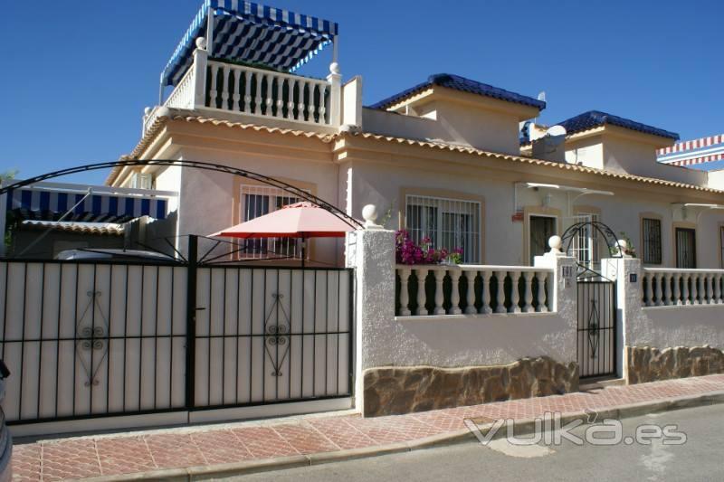 CASA- CHALET adosada en BENIJOFAR ref. 100 m 105.000EUR  recien reformada. 