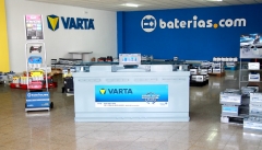 Vista interior del local de baterias en marbella