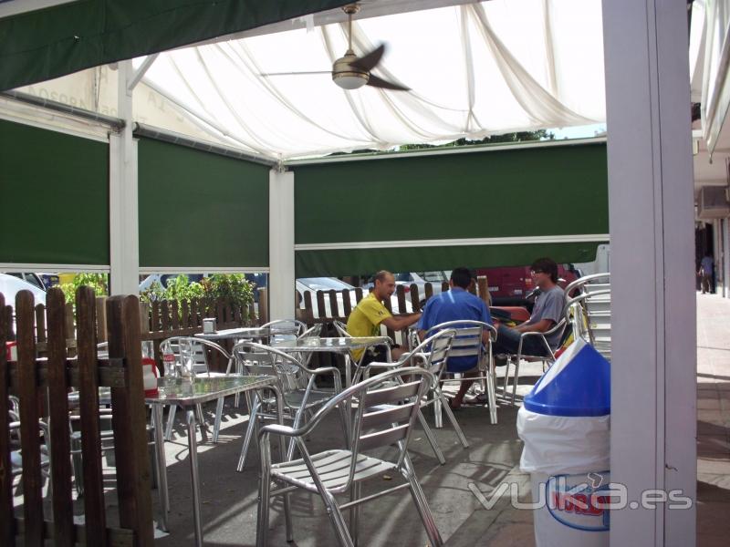 CAFETERIA CON TERRAZA EXTERIOR