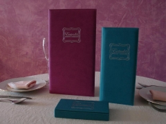 Carta de menu y portafacturas del restaurante entredos