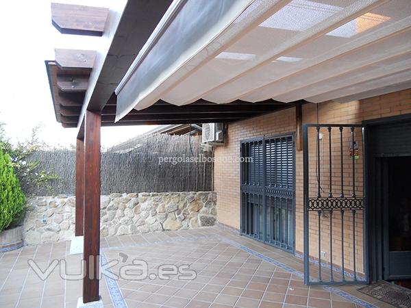 PERGOLA DE MADERA CON TOLDO PORCHE