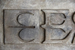 Logotipo de empresa con medidas y logo personalizado con simil piedra