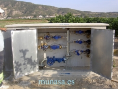 Armario, caseta de hormigon para hidrantes contadores, arquetas riego, programadores