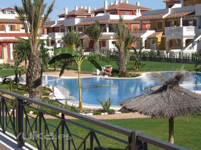 Residencial Zeniamar 9. Apartamentos y dplex con jardn y piscina comunitaria en Orihuela Costa (Alicante). TM ...