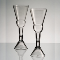 Vasos de vino, diseñado por Jitka Kolbe