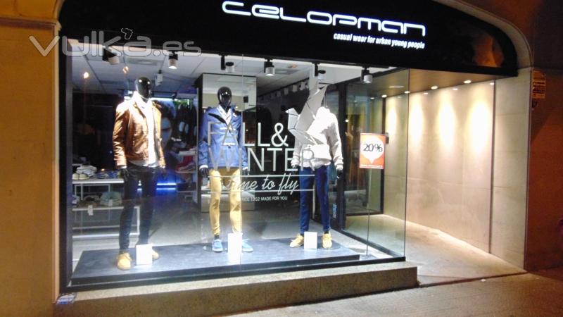 ILUMINACION ESCAPARATES FOCOS CARRIL LED