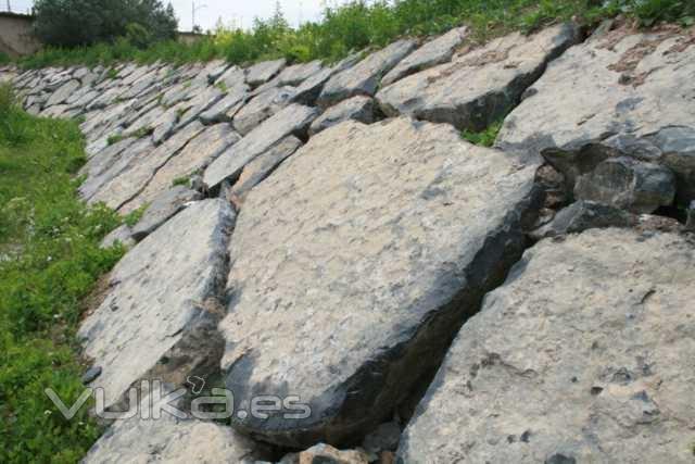 escollera de piedra, bolo decoracion jardin