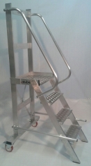Escalera de aluminio con plataforma y ruedas 4 peldanos wwwescaleras-subees