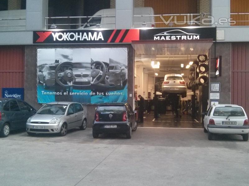 Taller BMW Madrid (Maestrum): fachada vista frontal