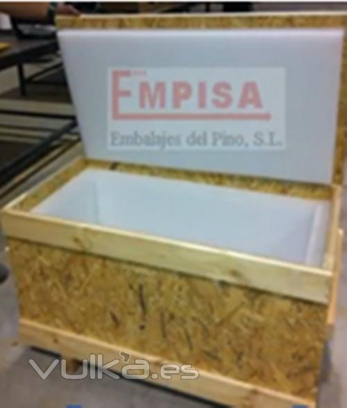 caja con tapa abisagrada y forrada con foam