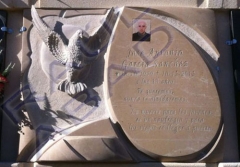Lapida personalizada, diseno de lapidas, raul abad, escultor