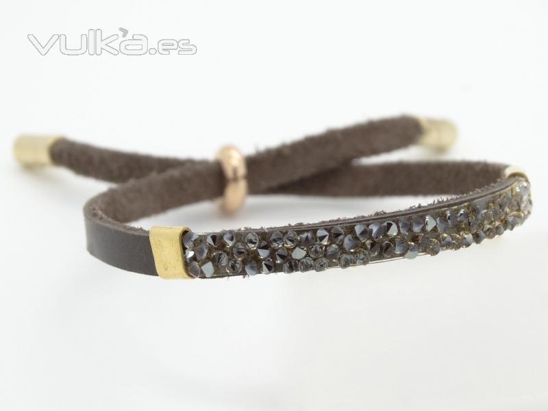 Pulsera ajustable de Piel con Cristal Swarovski marrón. Hecha a mano